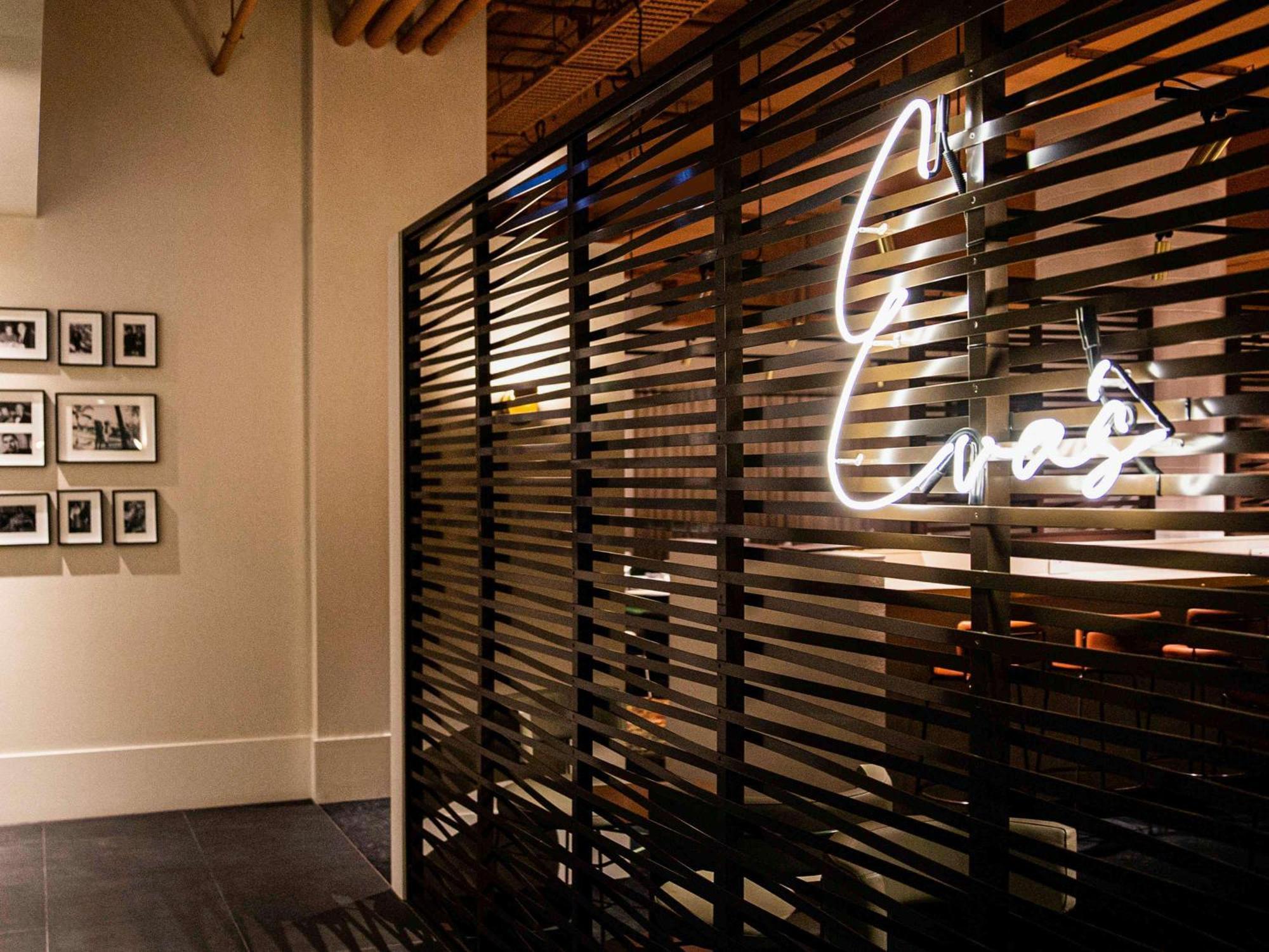Pullman Melbourne City Centre Eksteriør billede The interior of the restaurant