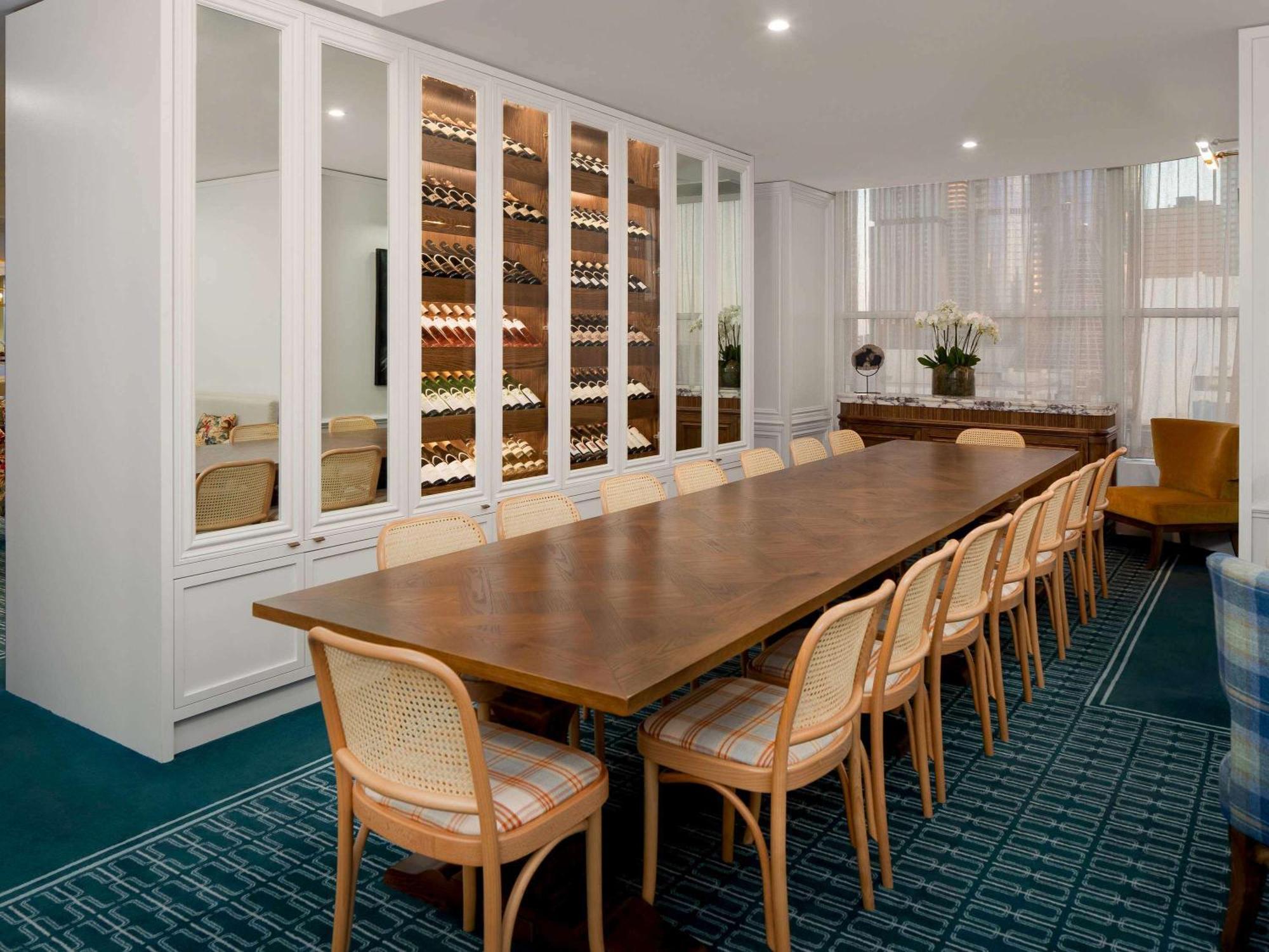 Pullman Melbourne City Centre Eksteriør billede The dining room