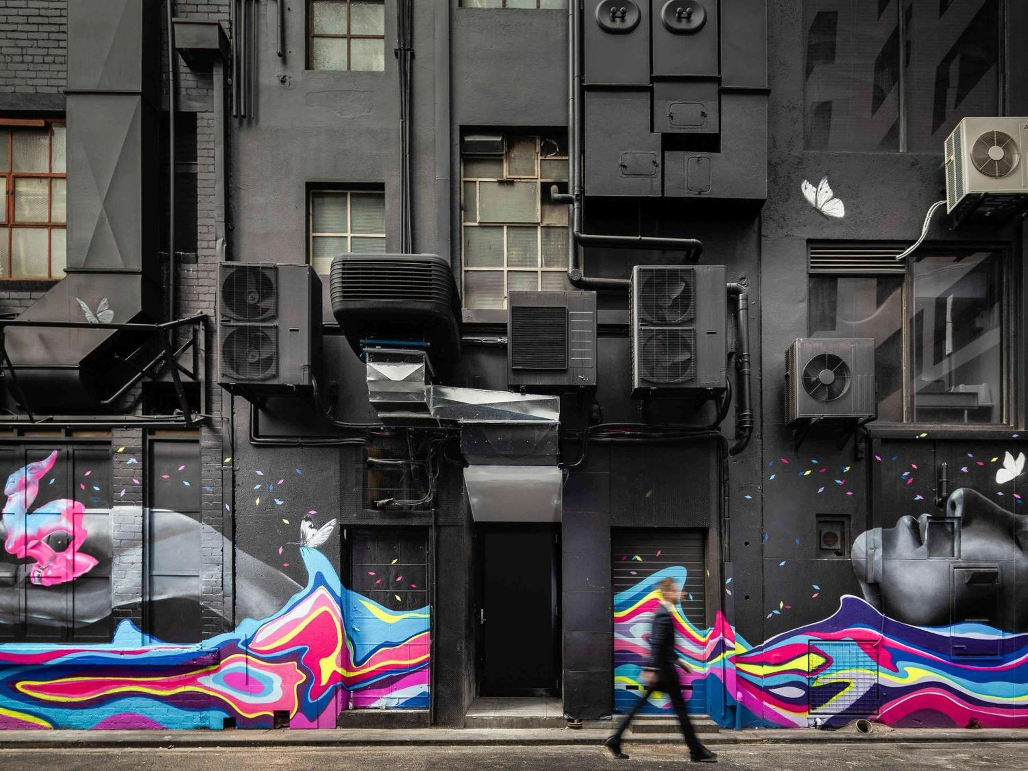 Pullman Melbourne City Centre Eksteriør billede The 2019 mural by DOME