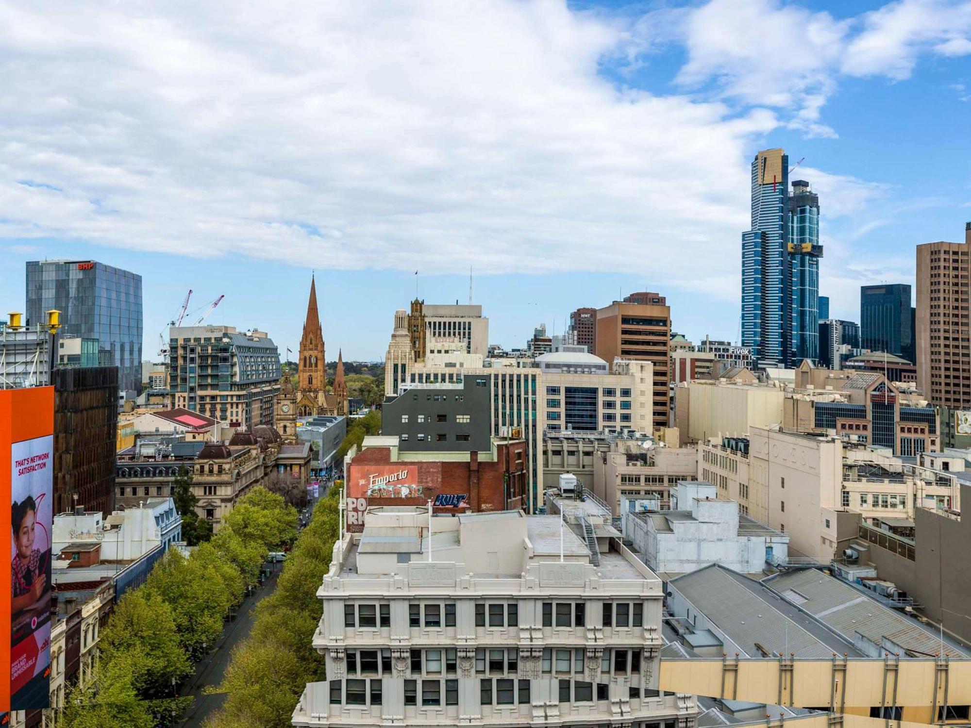 Pullman Melbourne City Centre Eksteriør billede View of the Melbourne CBD from the west