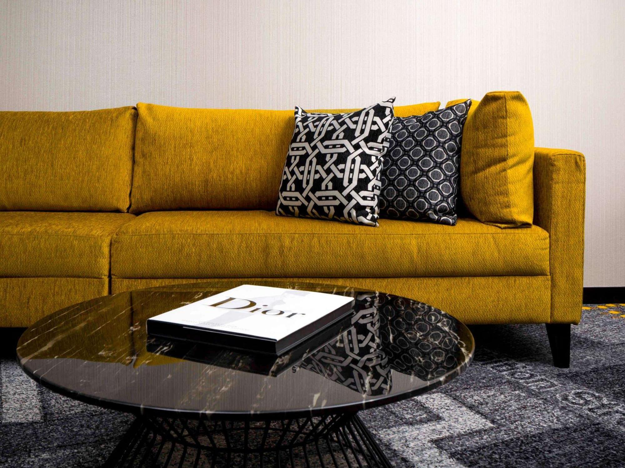 Pullman Melbourne City Centre Eksteriør billede A sofa