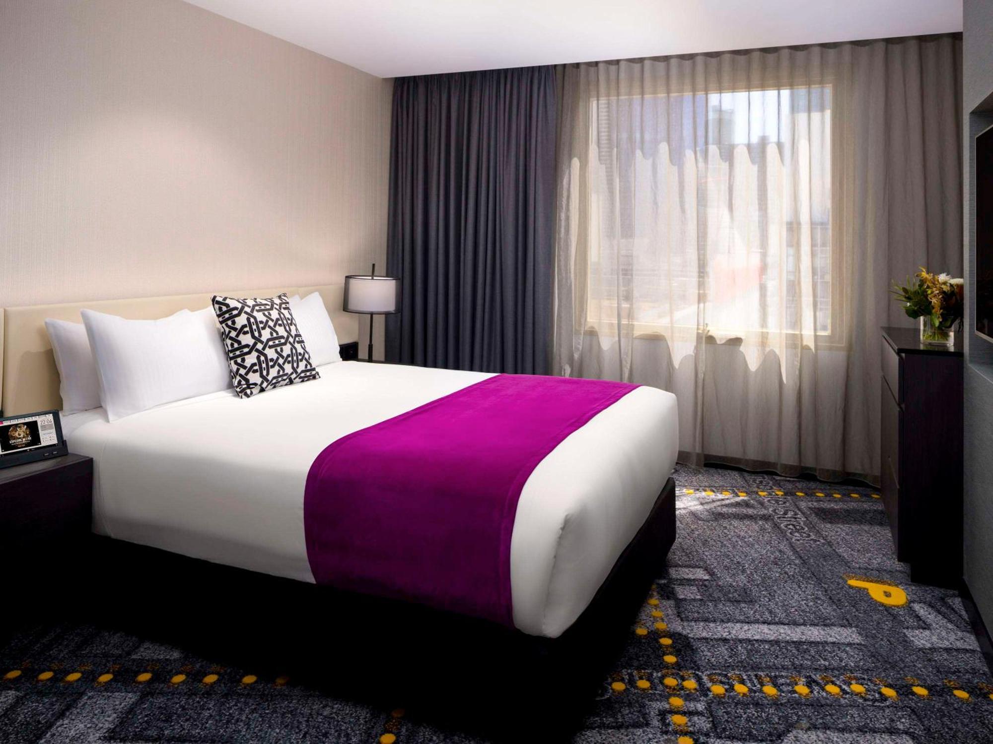 Pullman Melbourne City Centre Eksteriør billede A bedroom at the W New York Downtown